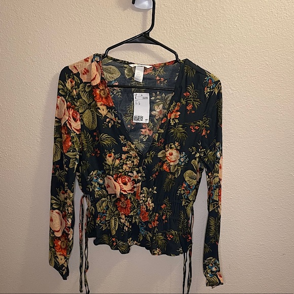 Floral V-neck blouse - Picture 4 of 8